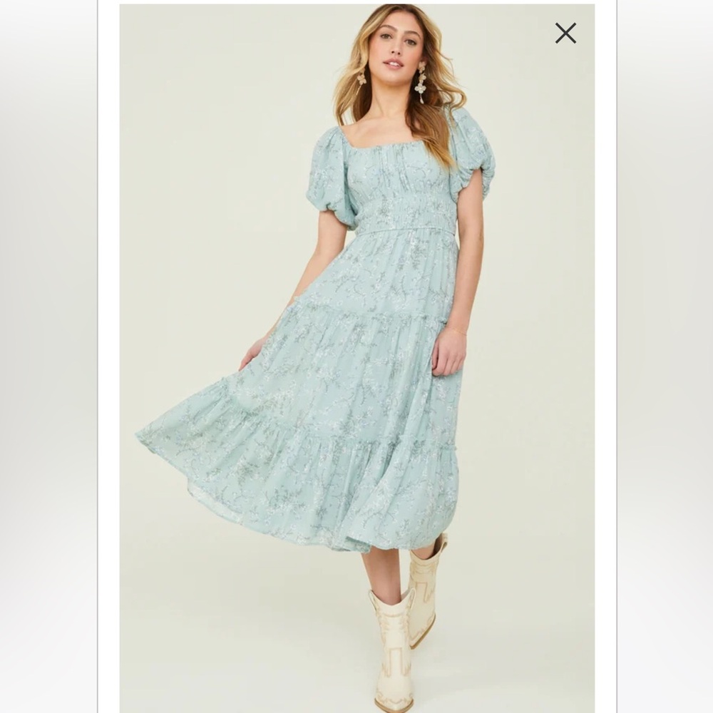 New with tags altard state Larissa floral midi dress